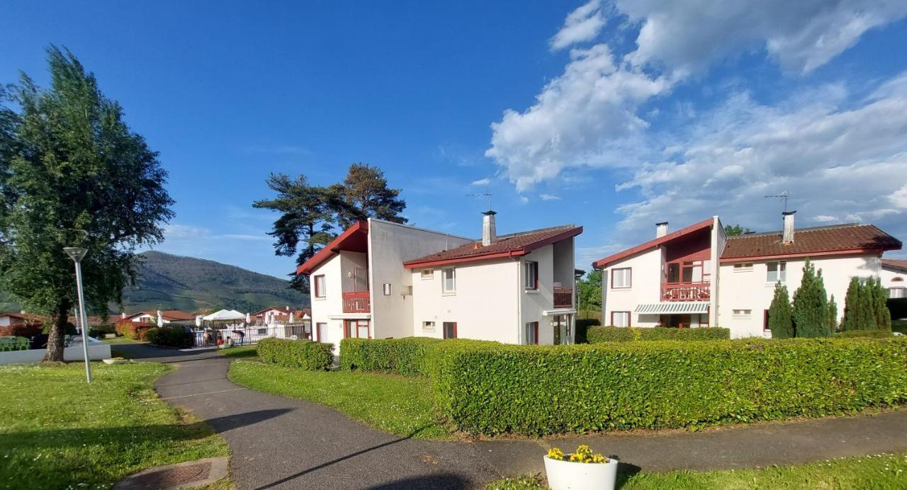 Vvf Residence Pays Basque Saint-Jean-Pied-De-Port Buitenkant foto