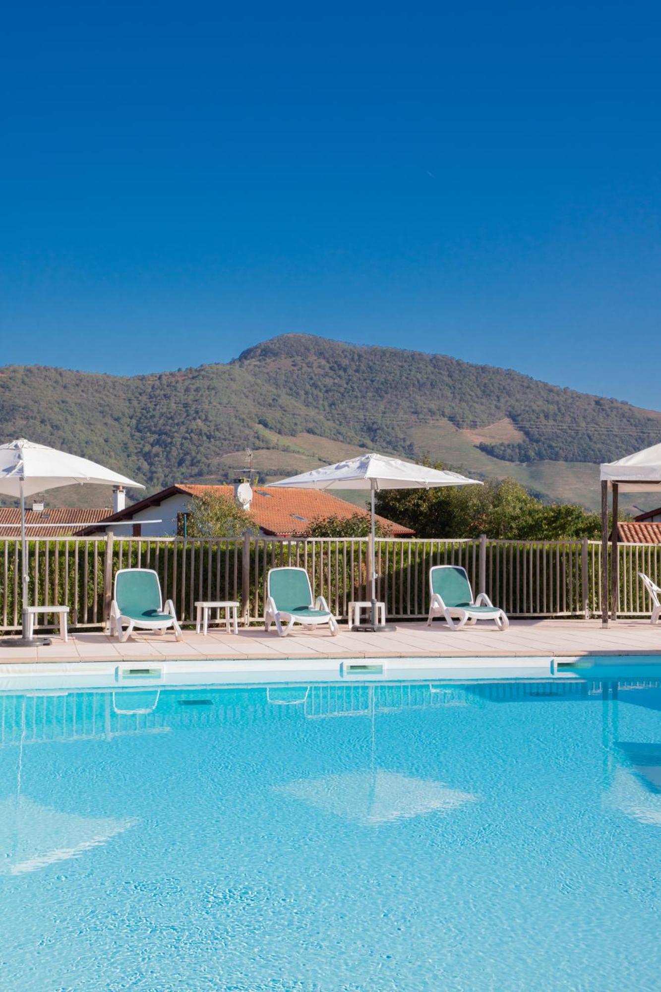 Vvf Residence Pays Basque Saint-Jean-Pied-De-Port Buitenkant foto