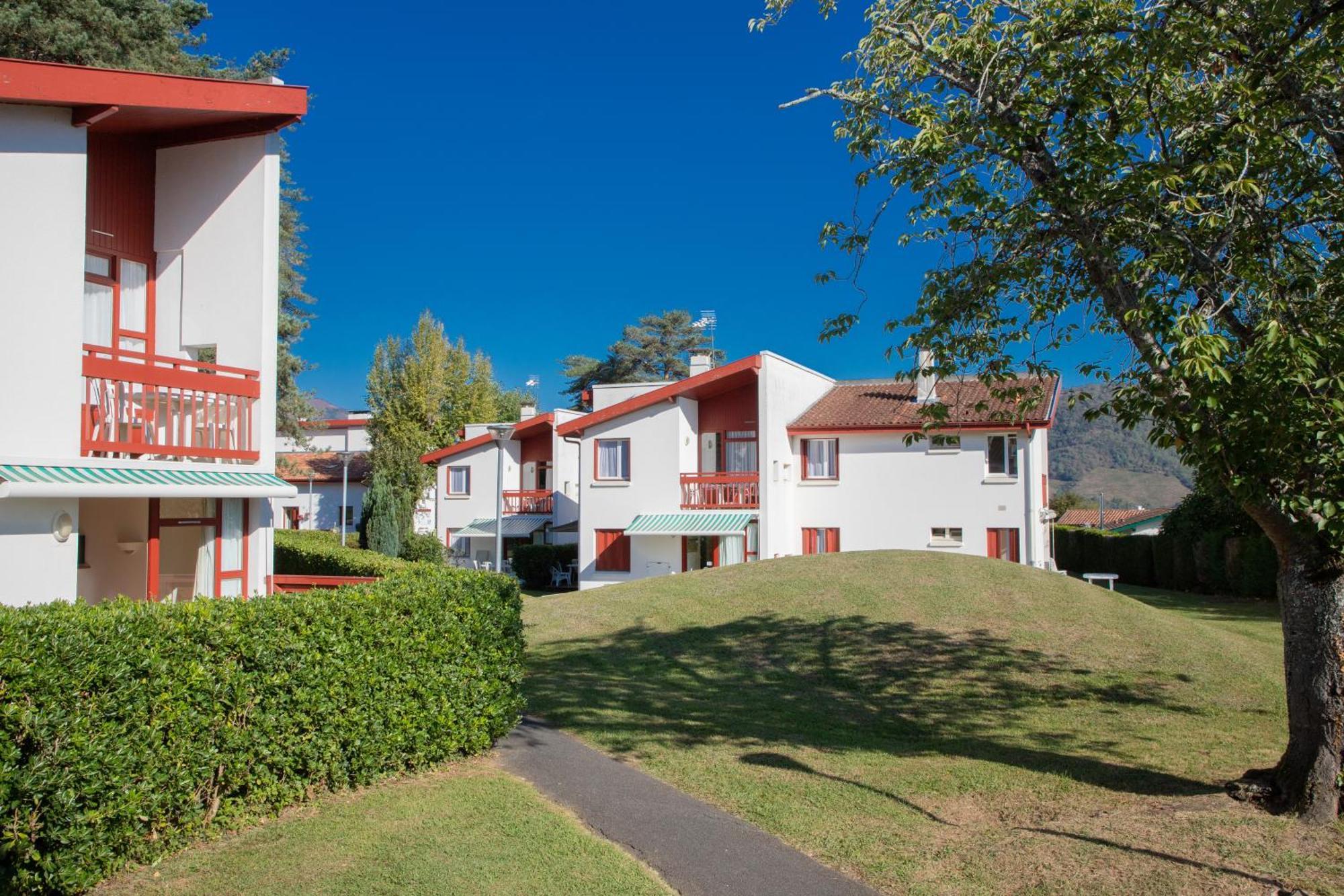 Vvf Residence Pays Basque Saint-Jean-Pied-De-Port Buitenkant foto