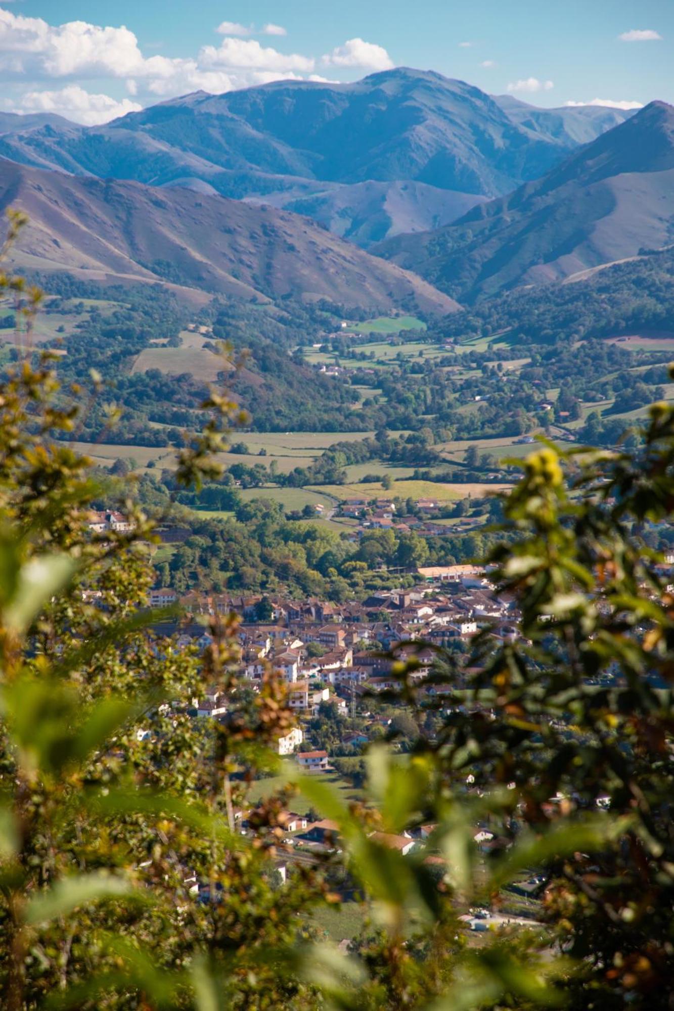 Vvf Residence Pays Basque Saint-Jean-Pied-De-Port Buitenkant foto