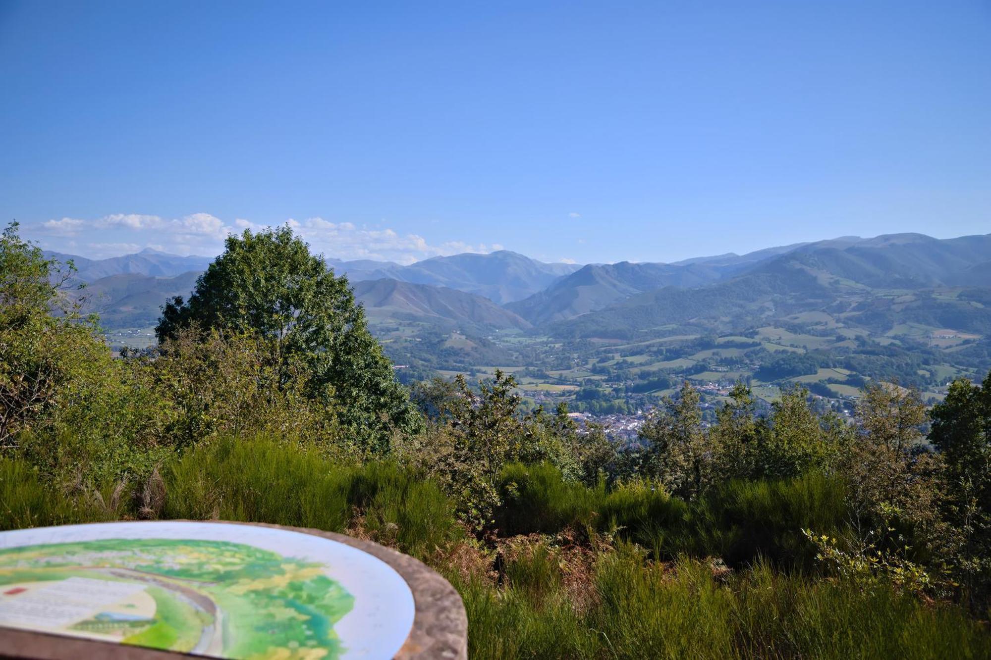 Vvf Residence Pays Basque Saint-Jean-Pied-De-Port Buitenkant foto