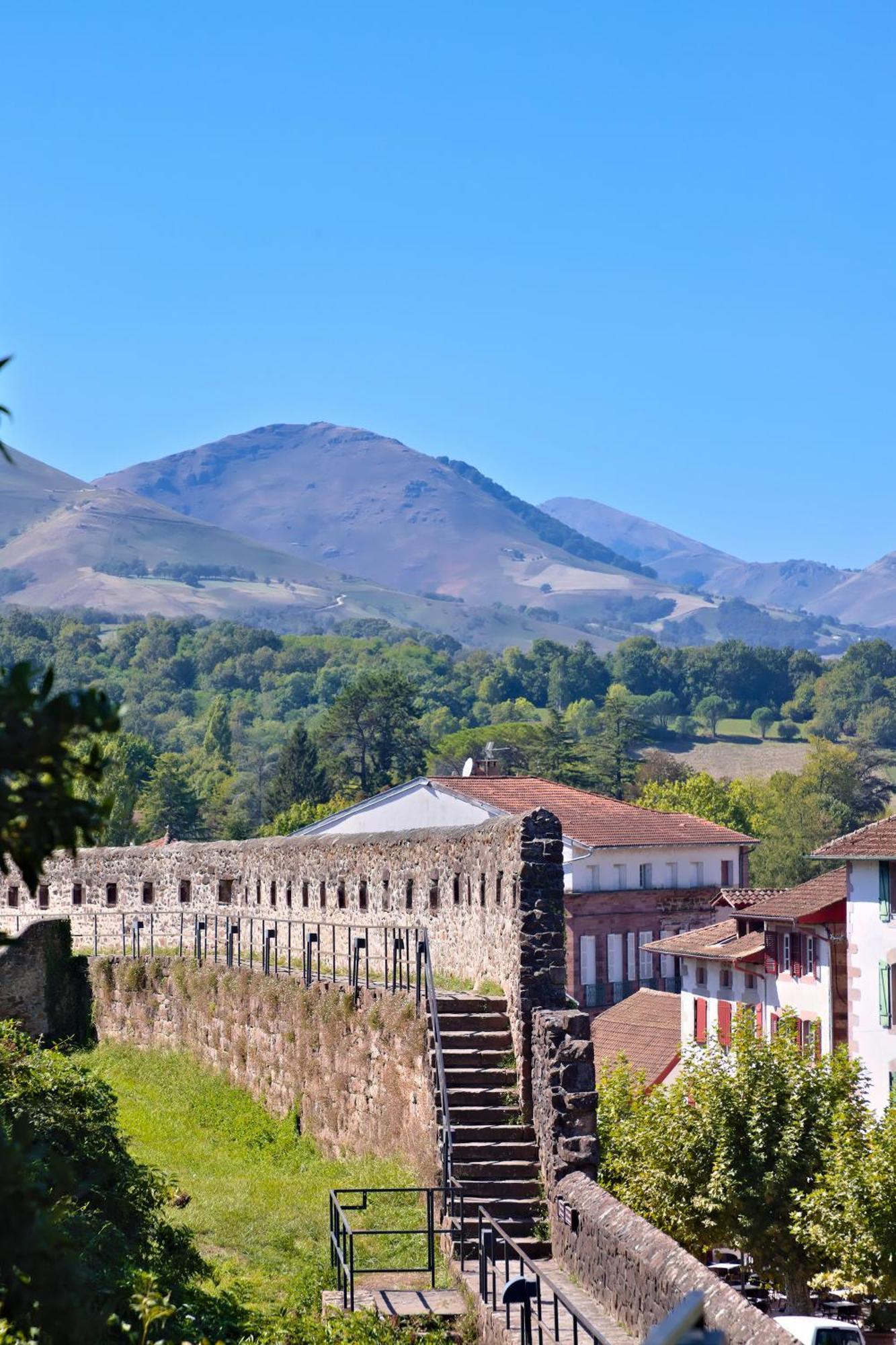 Vvf Residence Pays Basque Saint-Jean-Pied-De-Port Buitenkant foto