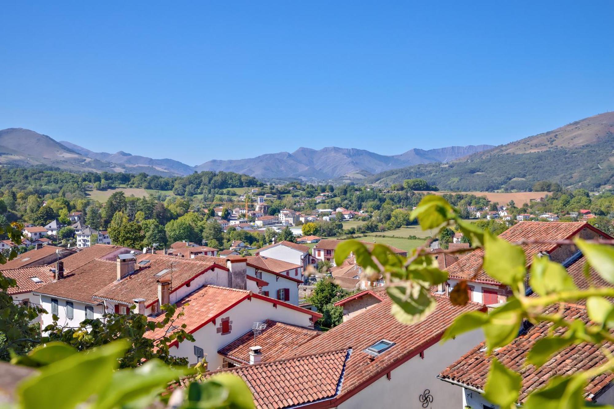 Vvf Residence Pays Basque Saint-Jean-Pied-De-Port Buitenkant foto